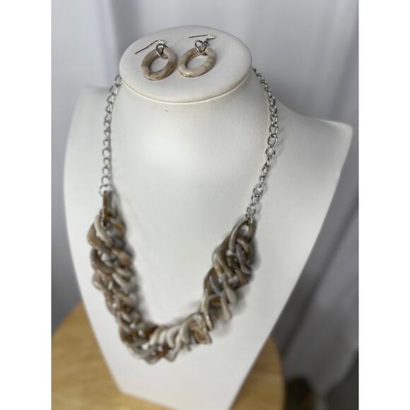 chunky resin link necklace and matching dangle earrings set costume jewelry - Picture 1 of 10